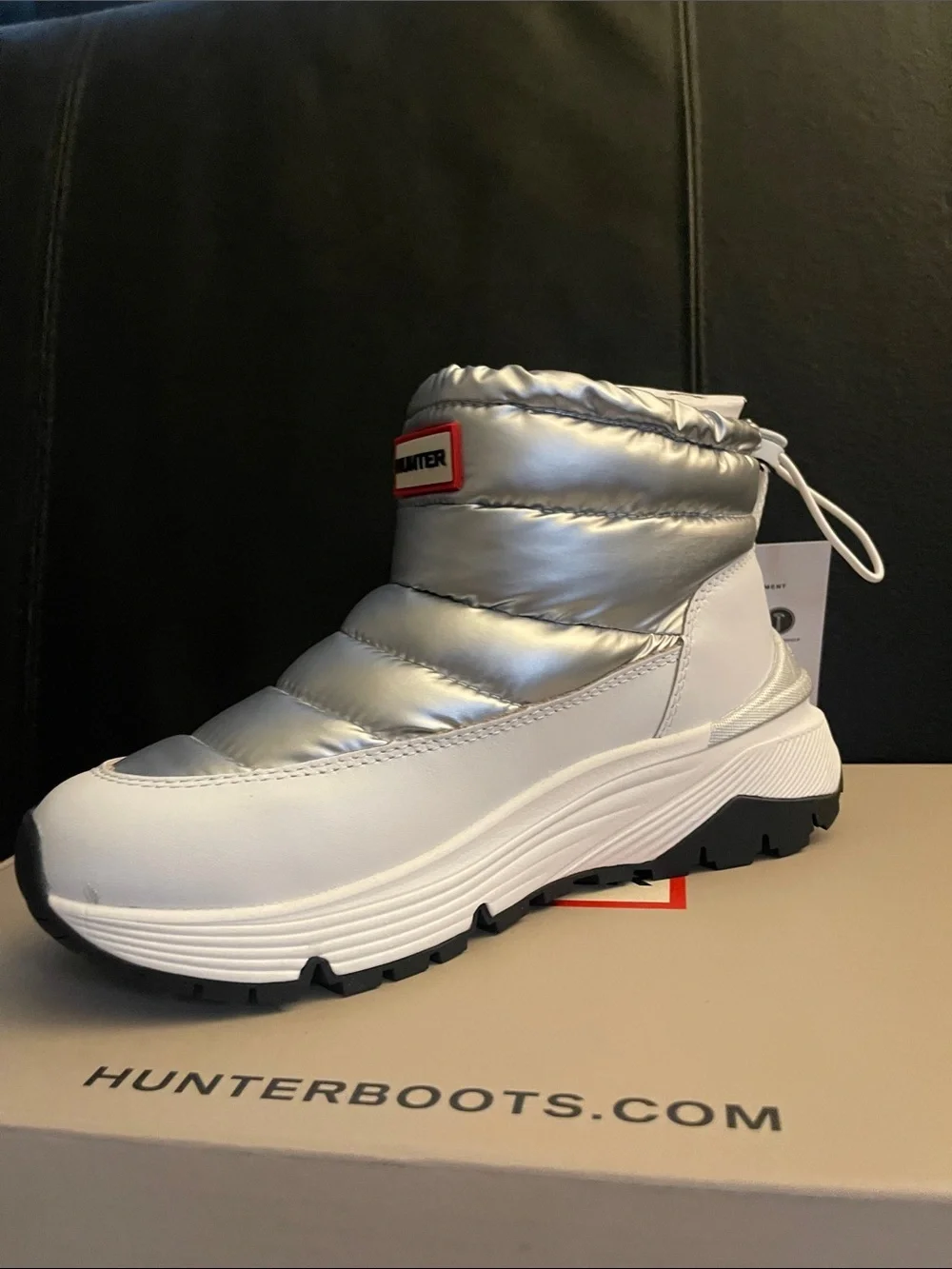 Hunter padded metallic